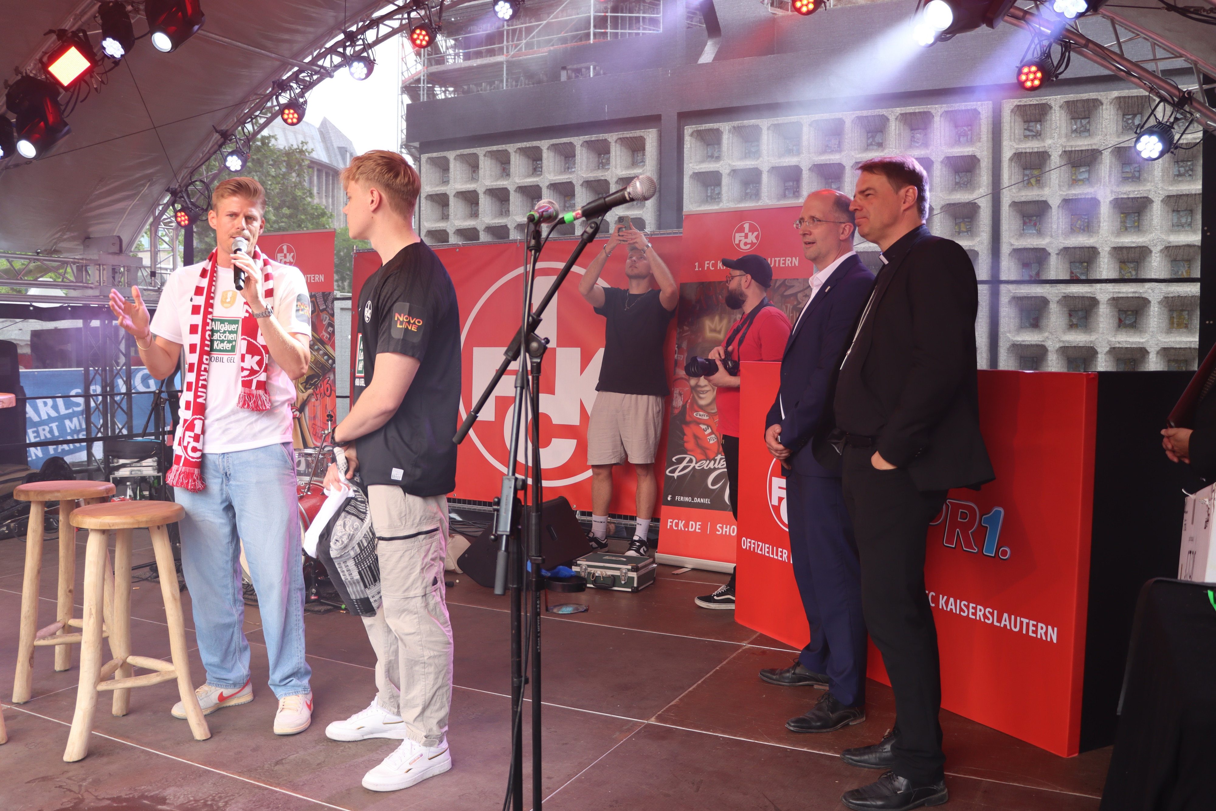 Stefan Oster (rechts) op bezoek bij Kaiserslautern.