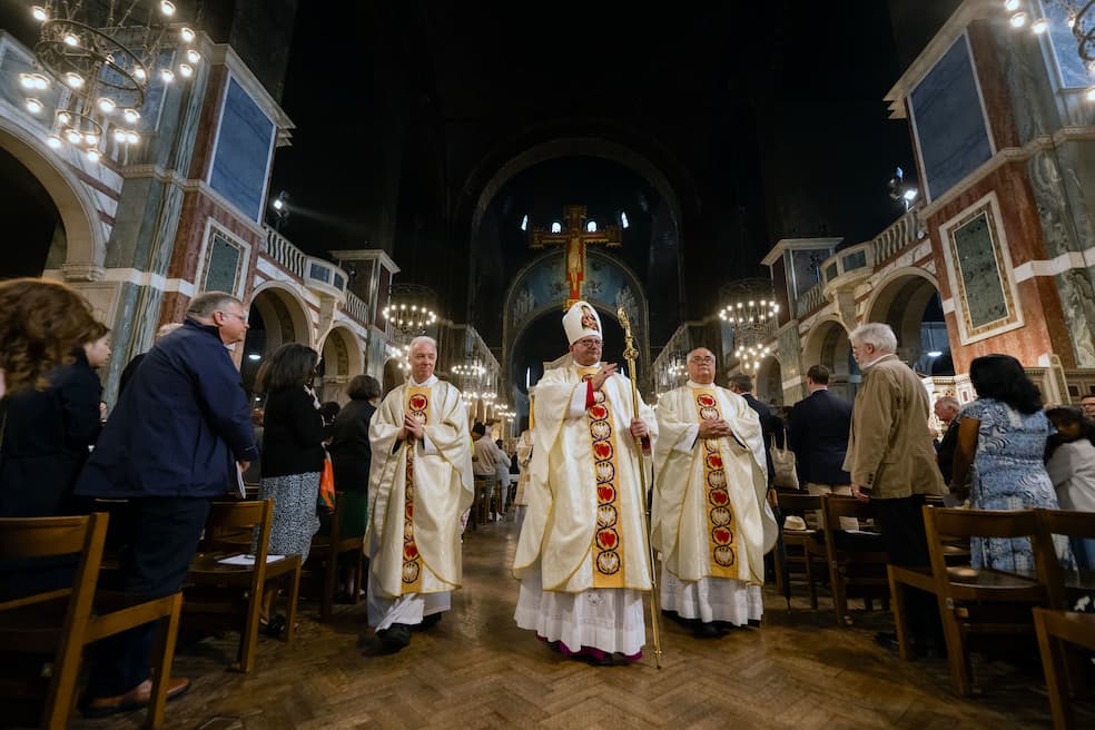 Wijding van David Waller tot bisschop van het persoonlijke ordinariaat van Our Lady of Walsingham in Westminster Cathedral, Londen