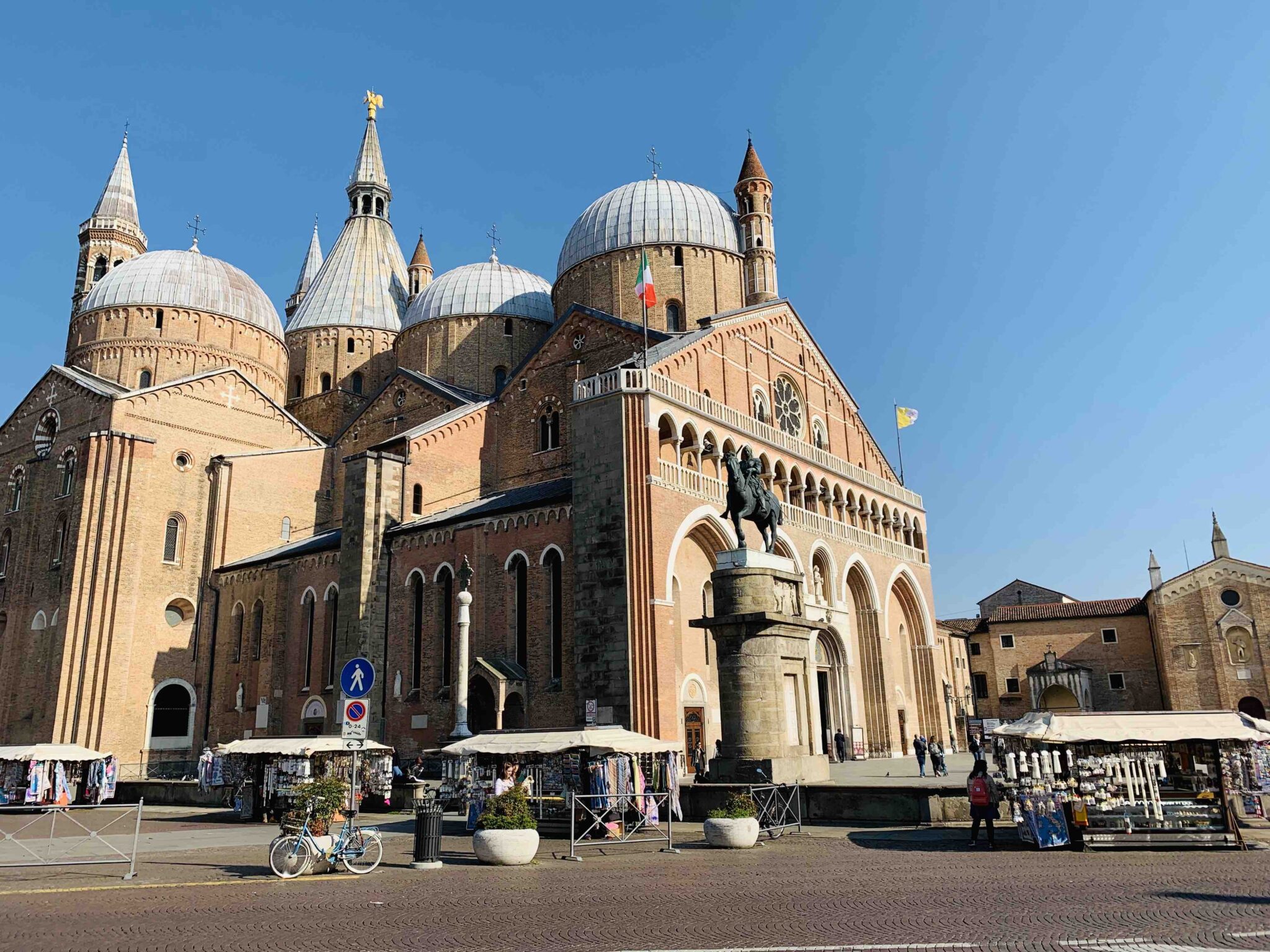 De basiliek van Sint Antonius van Padua, een populair pelgrimsoord.