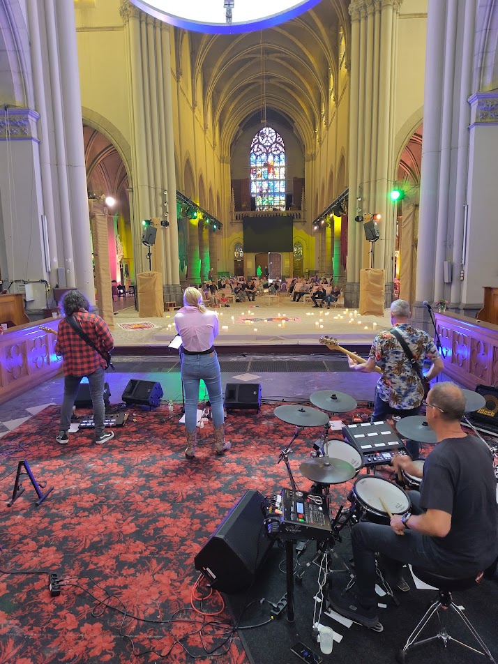 Verschillende concerten lokten heel wat volk naar de kerk.