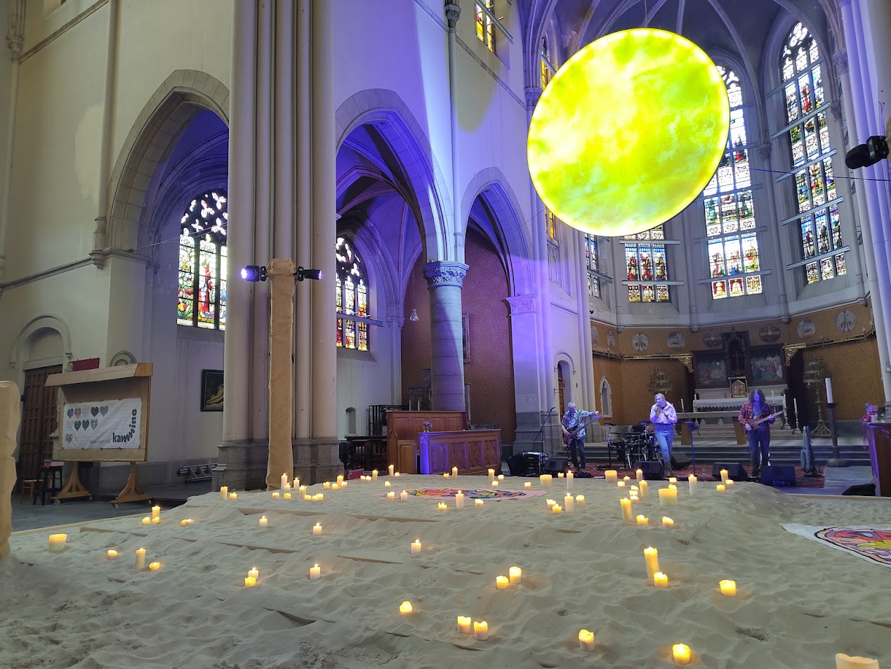 ‘Als een kerkgebouw in dialoog gaat met de buurt en de mensen, raakt dat bij velen een snaar’, aldus woordvoerster Jozefien Van Huffel. 