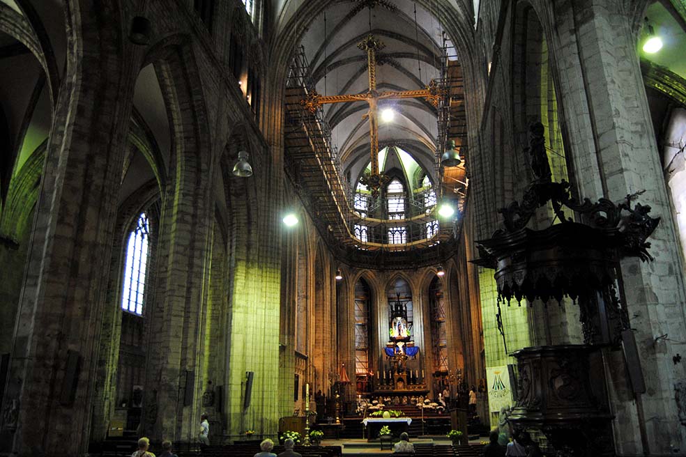 Interieur van de Sint-Martinusbasiliek van Halle