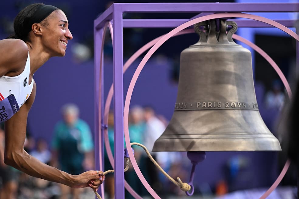 Onze Nafi Thiam luidt op 9 augustus de olympische klok in het Stade de France na haar overwinning in de zevenkamp bij de vrouwen