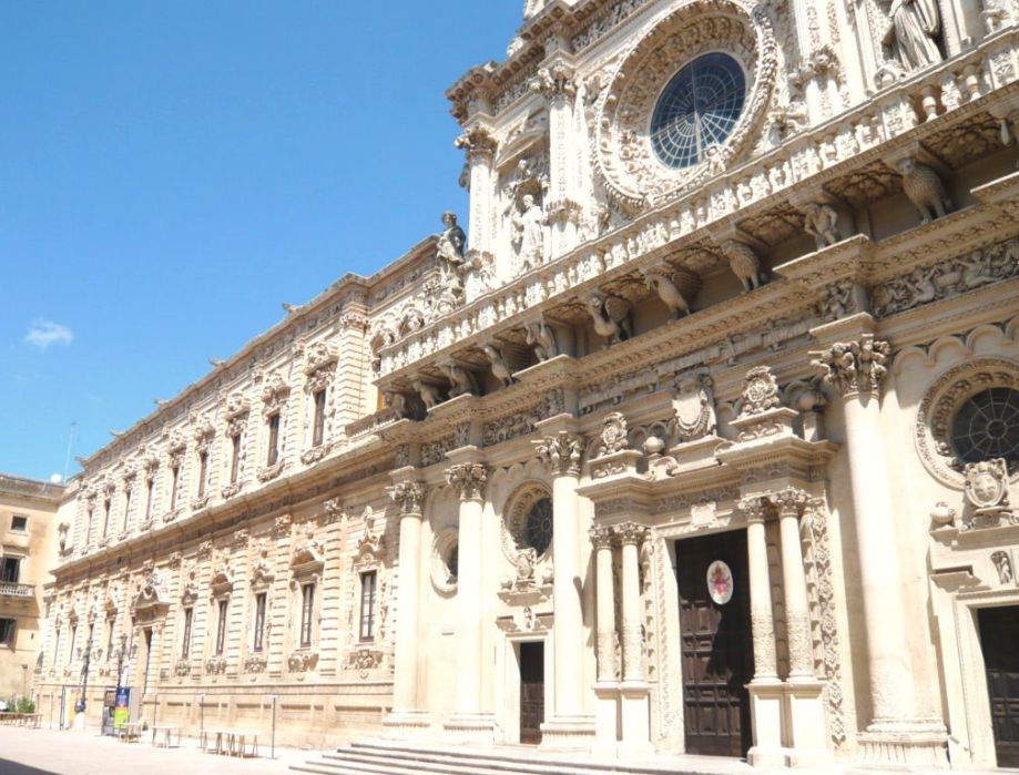 De Basilica di Santa Croce, het absolute hoogtepunt van de barocco leccese. 