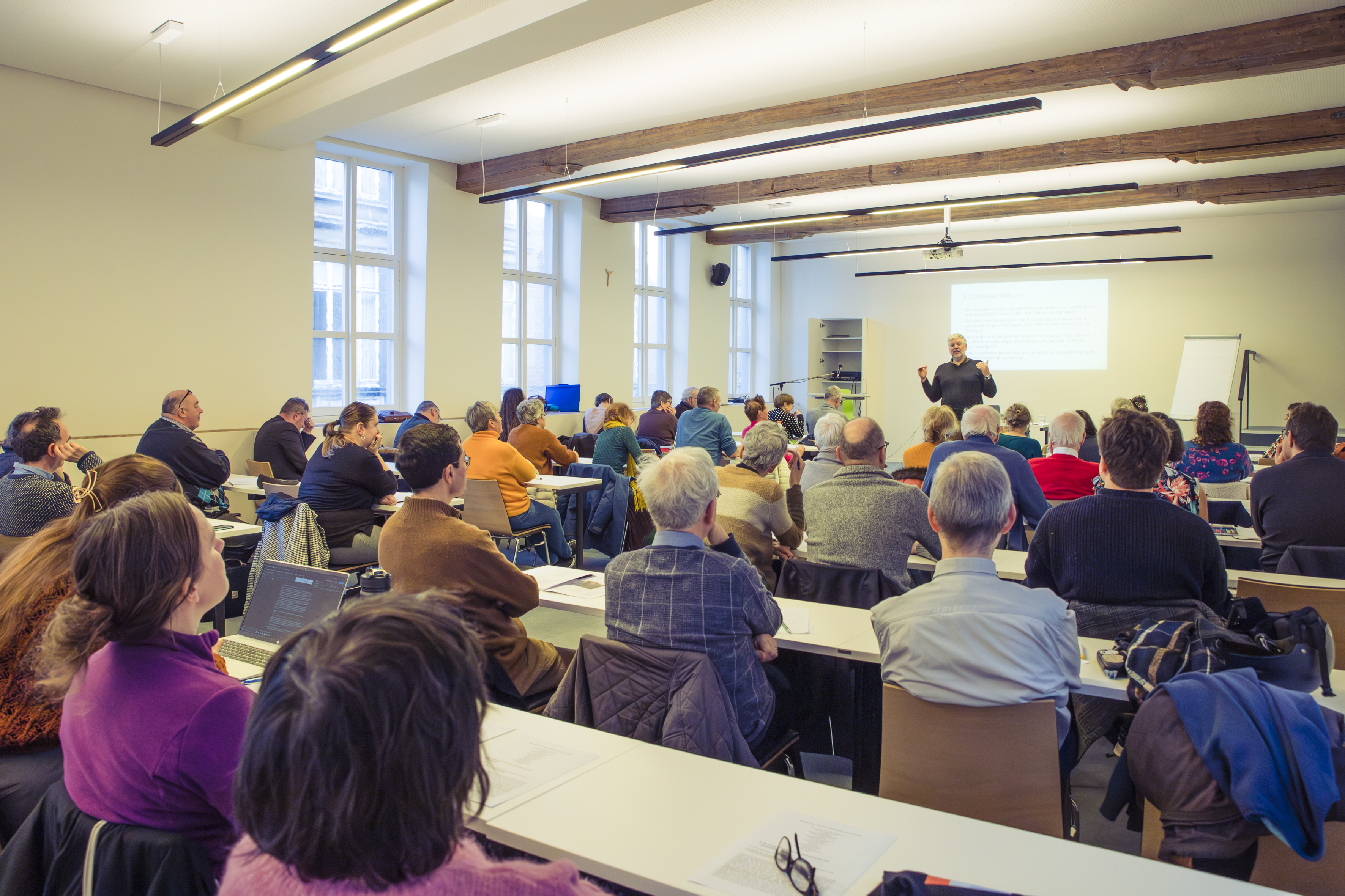 Door het modulaire systeem wordt het traject afgestemd op ieders situatie, interesse en tempo.