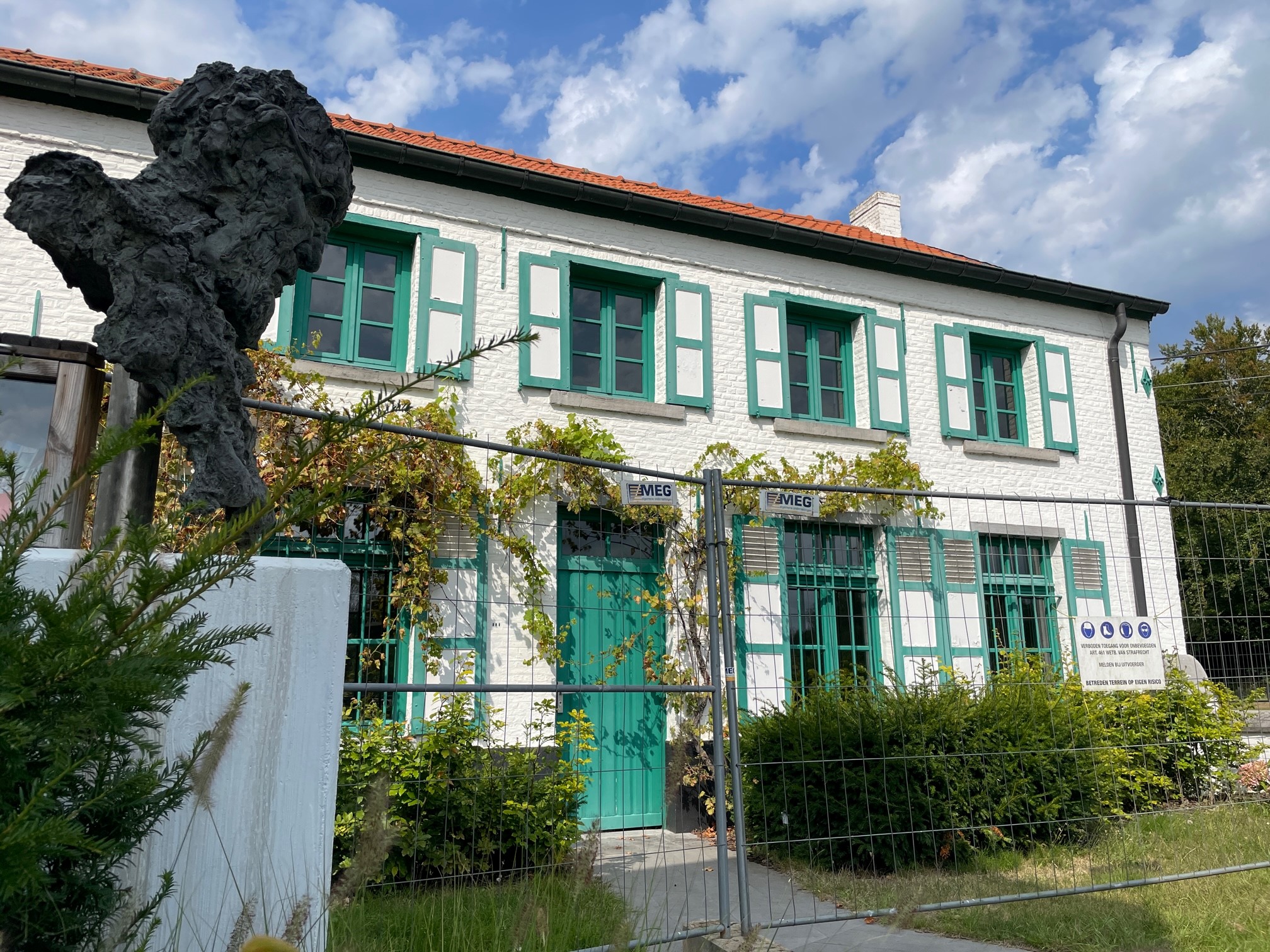 Op de gelijkvloerse verdieping komt een nieuwe permanente tentoonstelling, op de eerste verdieping kantoren.