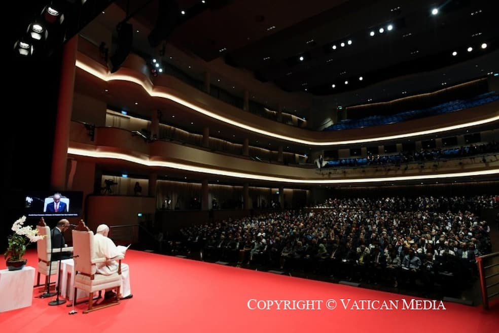 Paus Franciscus spreekt op 12 september de autoriteiten en het middenveld toe in Singapore