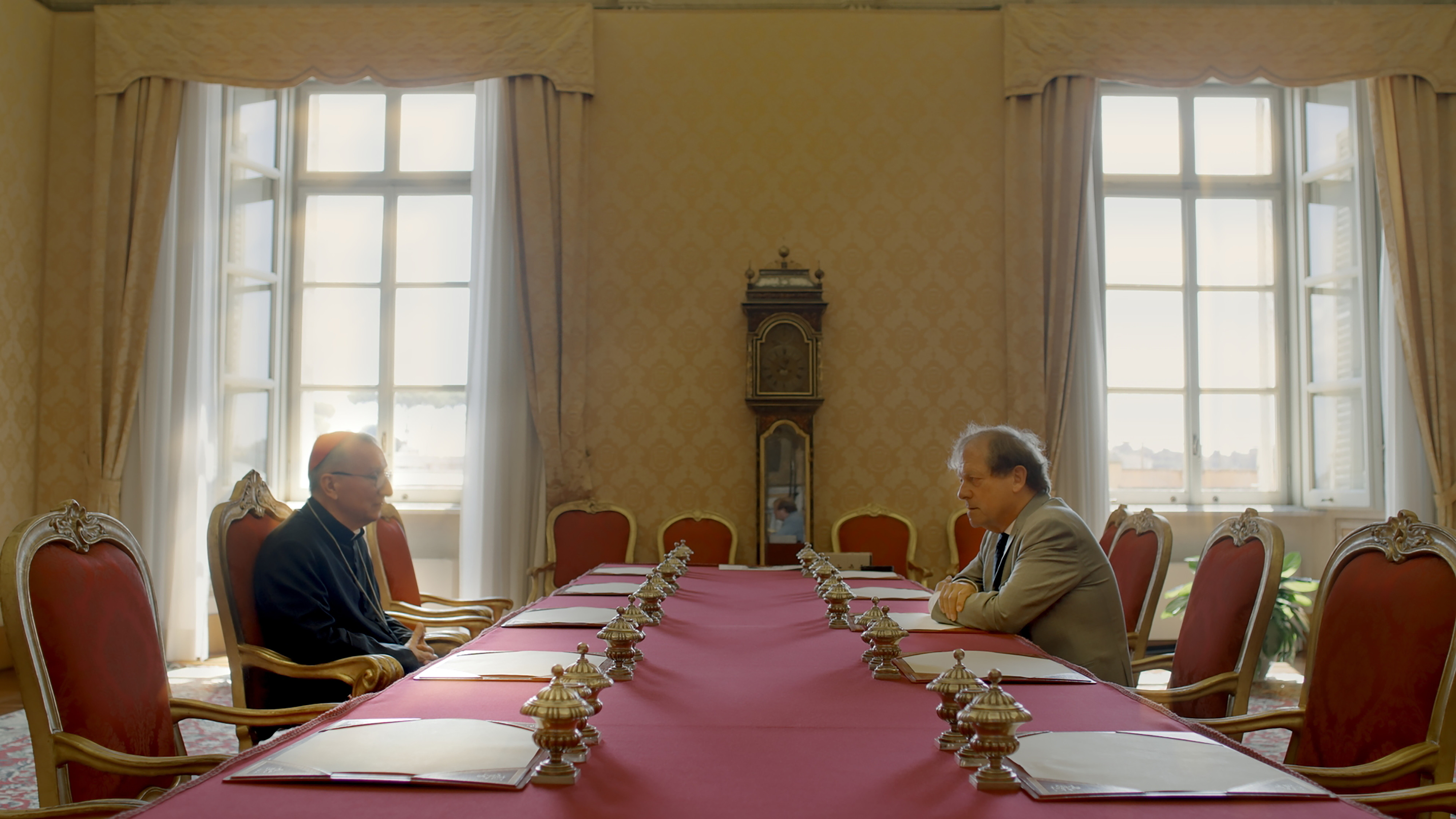 Rik Torfs in gesprek met staatssecretaris Parolin.