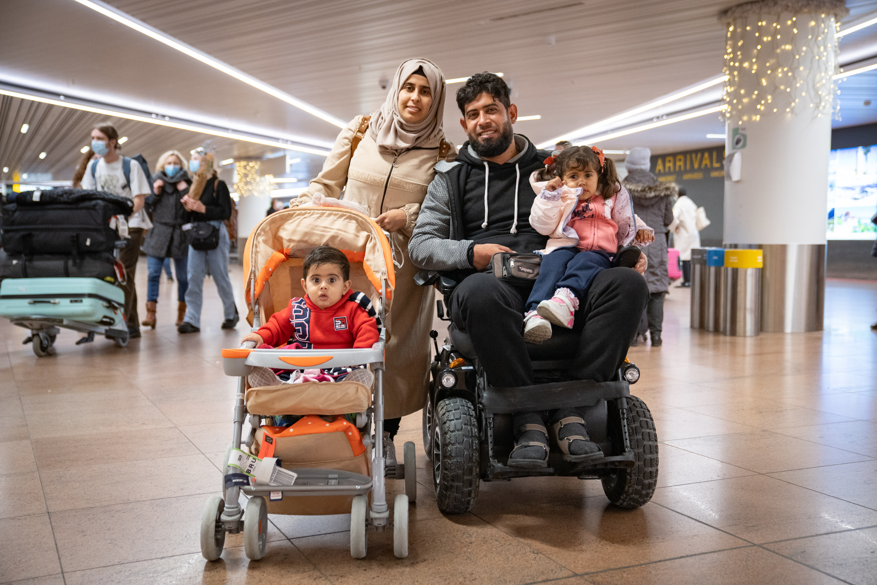 15 december 2021: het gezin arriveert in Zaventem.