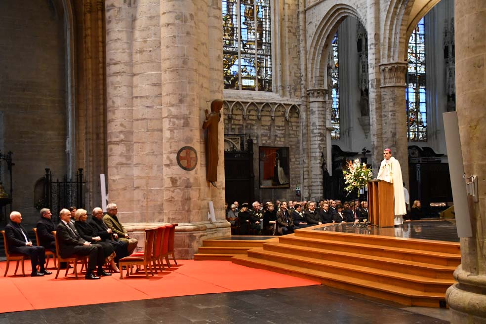 Leden van de koninklijke familie wonen de Te Deum-viering bij op Koningsdag, 15 november 2024