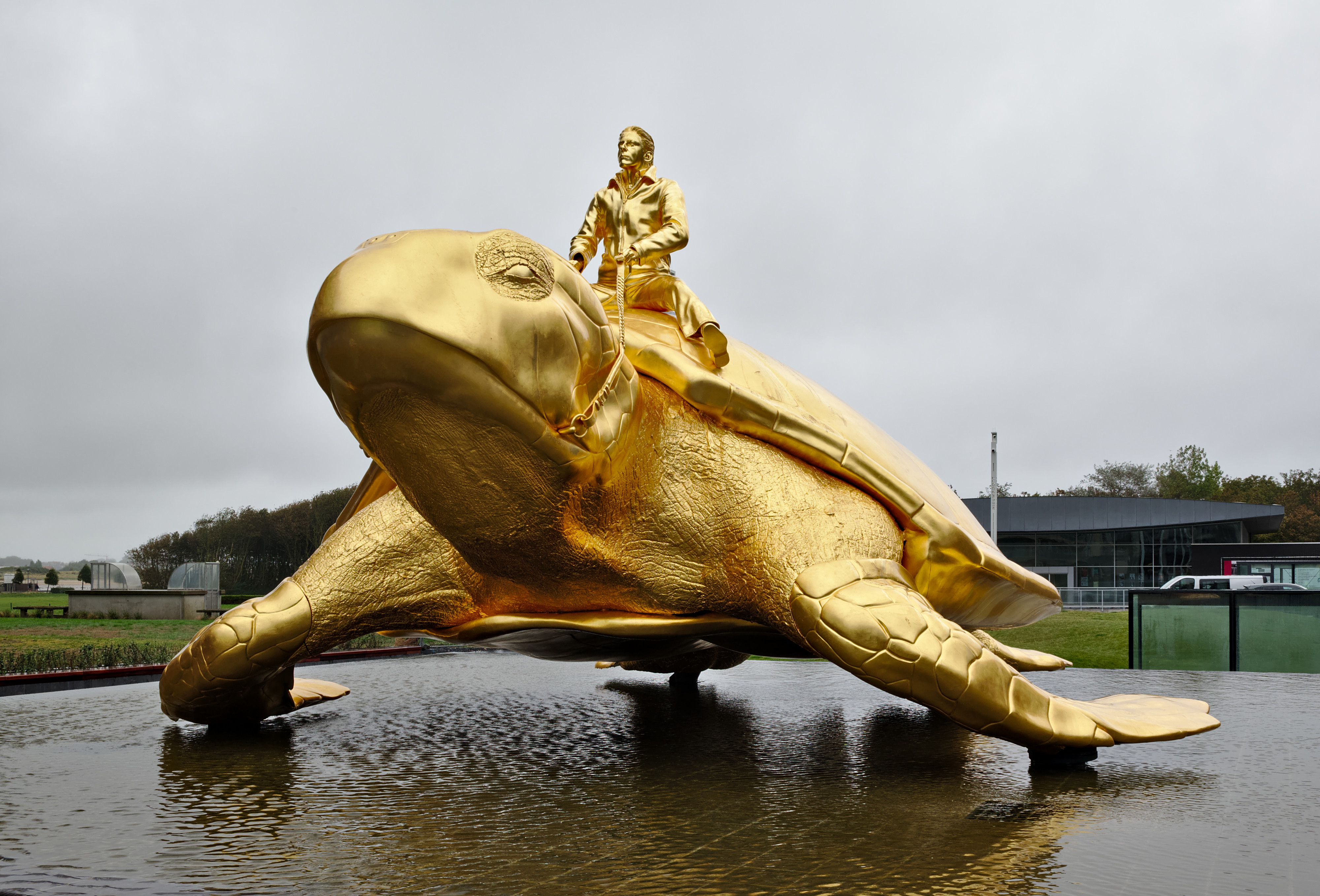 ‘Searching for Utopia’ van Jan Fabre in Nieuwpoort. 