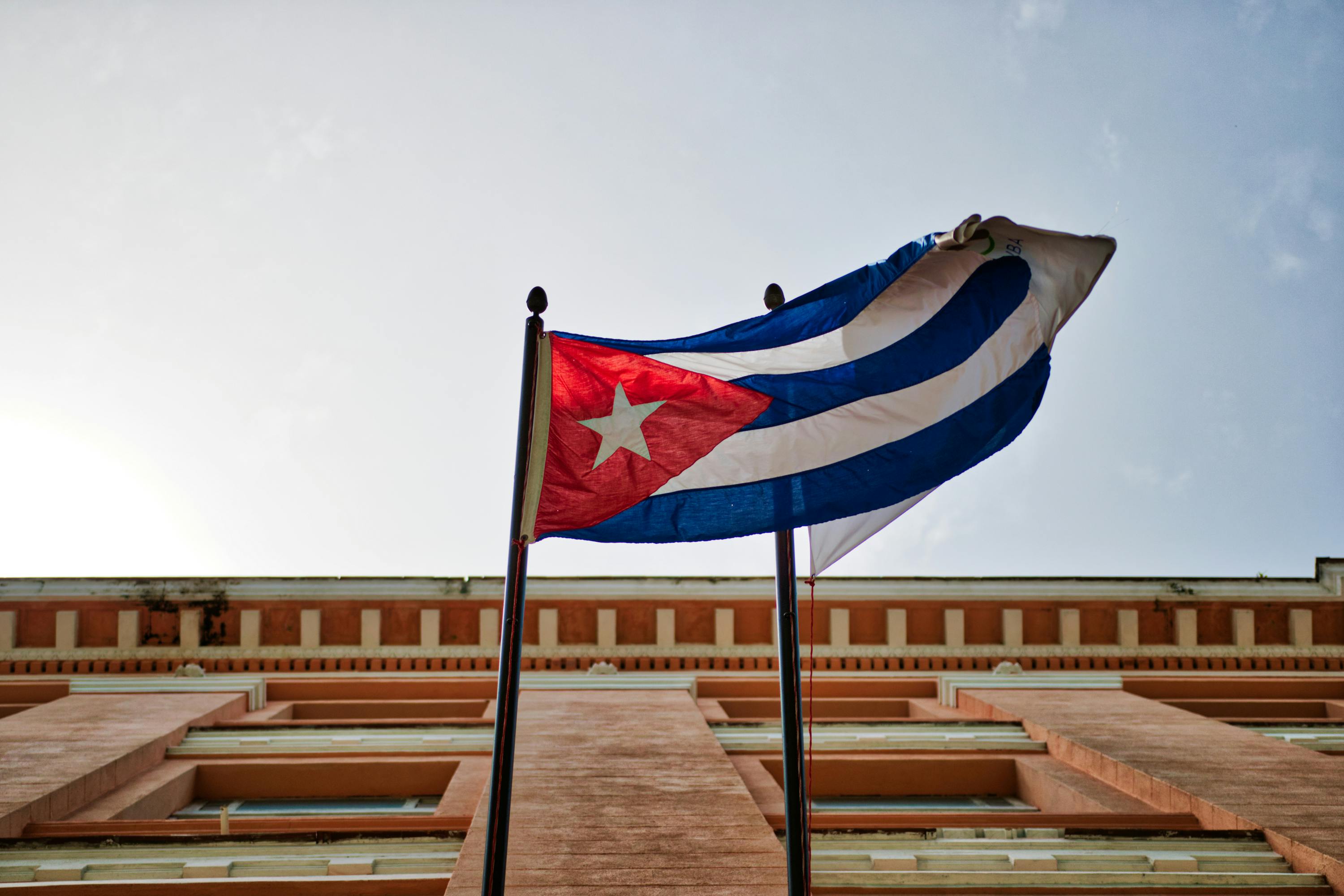 Cubaanse vlag voor huizenrij