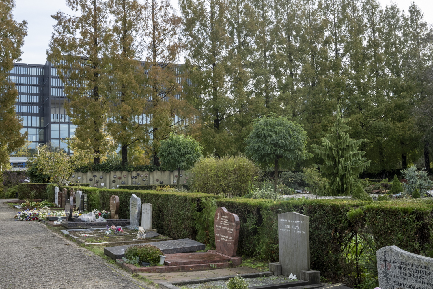 Rouwgroepen kunnen het leed van nabestaanden verzachten, maar ze kunnen het leed niet wegnemen. © Sabine Joosten