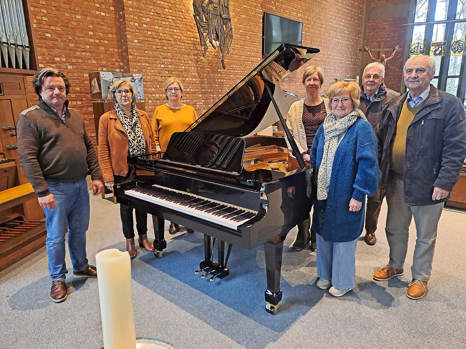 In samenspraak met de Kerkfabriek, het stadsbestuur en de Genker Kunstacademie werd een vleugelpiano aangekocht. © Luc Herbots