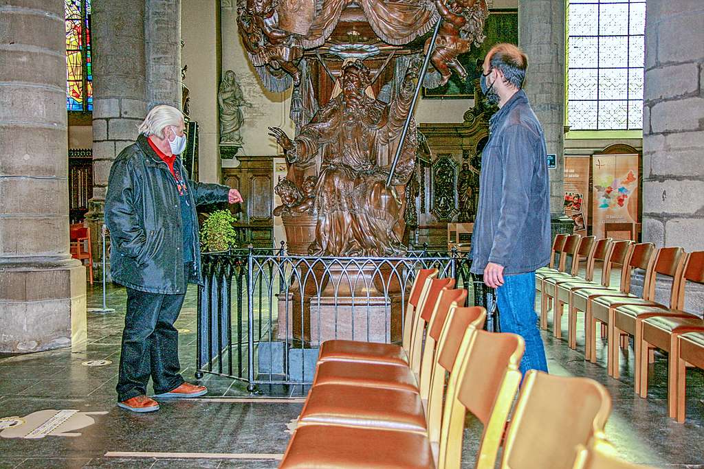 Vaak zijn kerken weliswaar open voor bezoek, maar gidsbeurten zijn er in coronatijden veeleer sporadisch. © Erik Mels