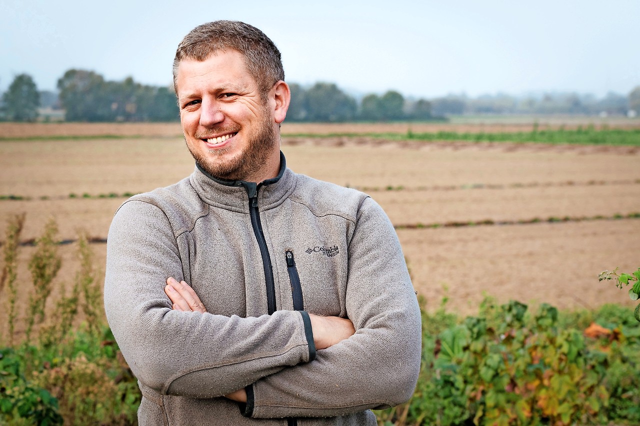 Davy Agten kan het Vlinderveld bewerken dankzij De Landgenoten. © TuRostro Fotografie