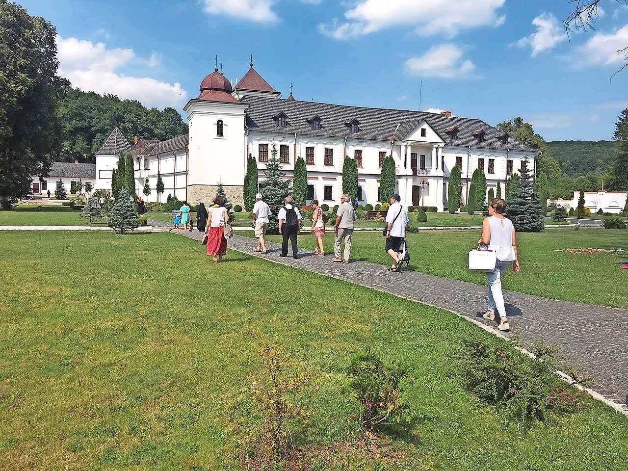 De deelnemers aan het colloquium bezochten onder meer het Zhovkva en Krekhiv-klooster. © Liesbeth Goris