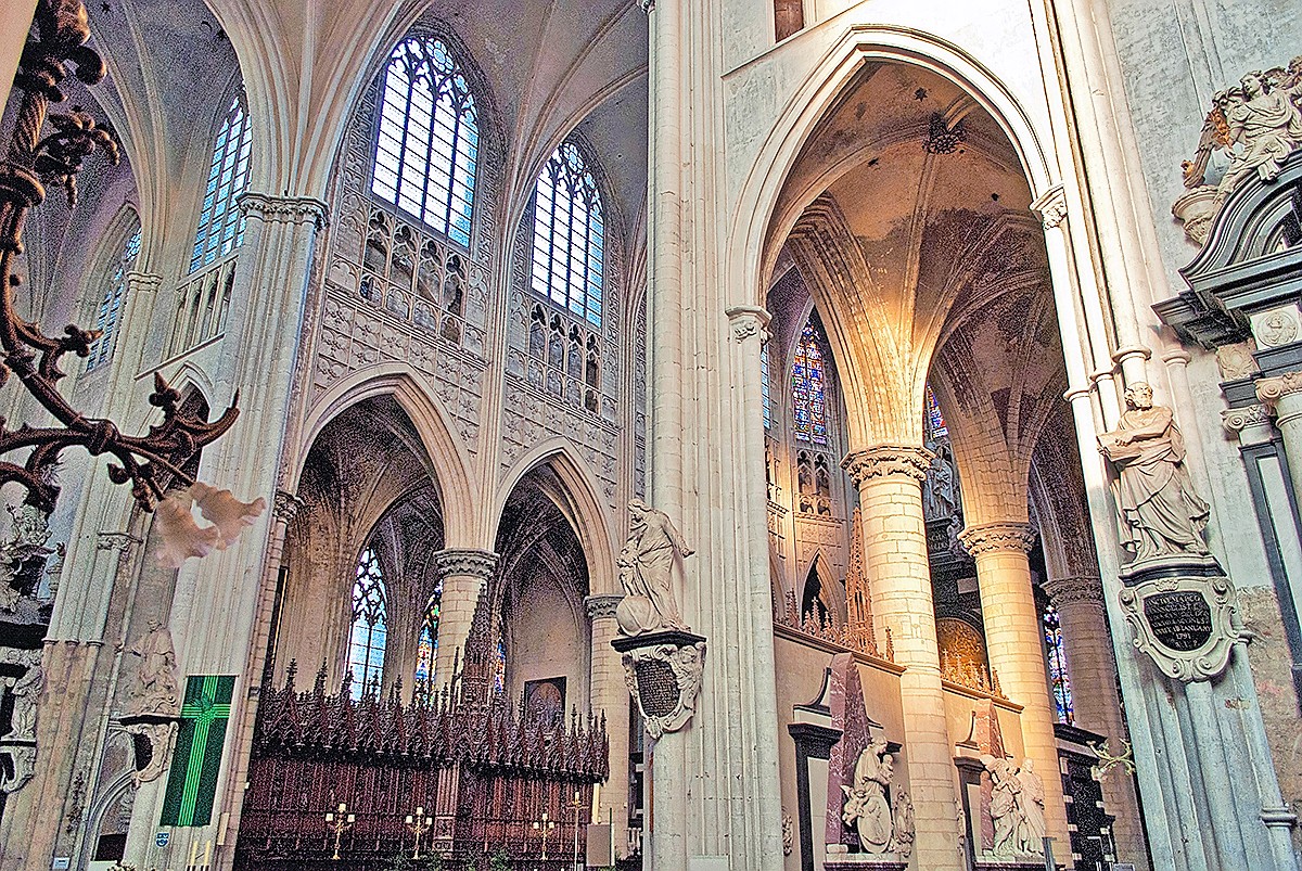 Toeristen kunnen de Sint-Romboutskathedraal voortaan bezoeken door de ogen van Lucas Faydherbe. © Bram Van der Auwera