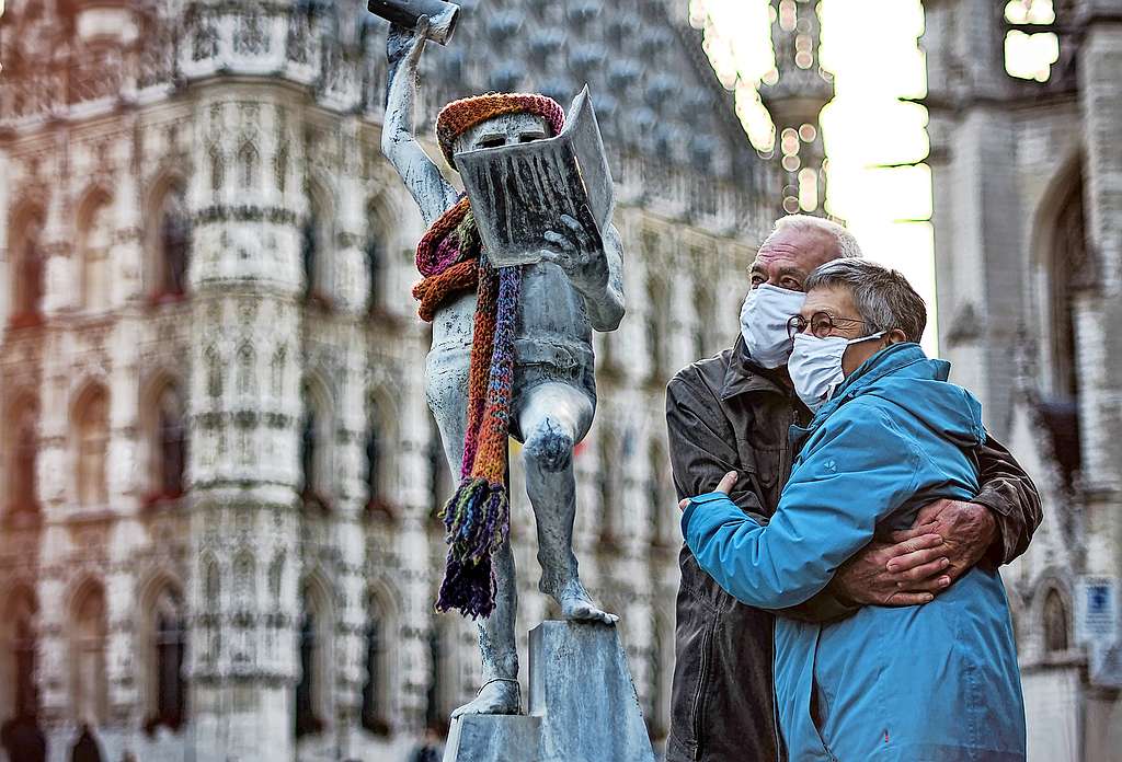 De initiatiefnemers vinden dat in deze barre, moeilijke tijd, warmte centraal moet staan. © Samen Altijd Warmer