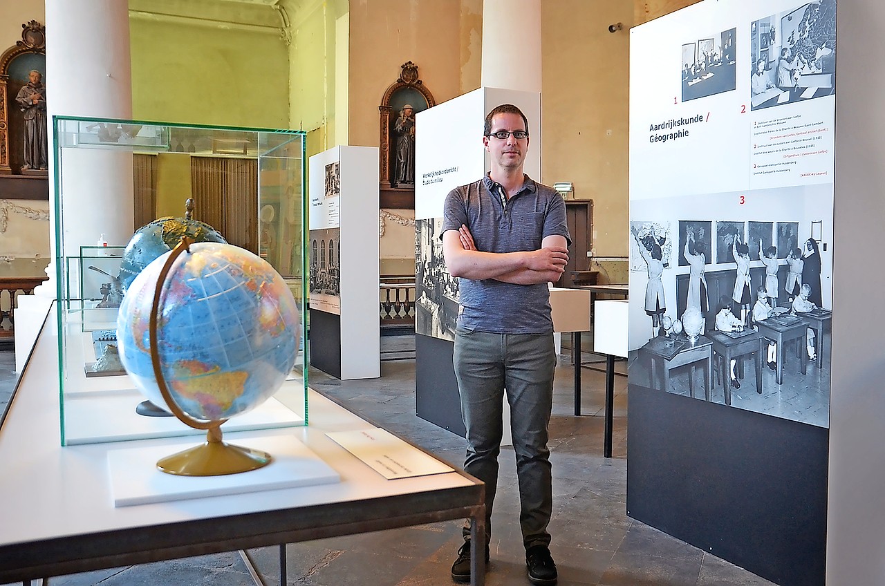 Roeland Hermans: „De expo toont onder meer unieke wereldbollen in reliëf.” © Tony Dupont