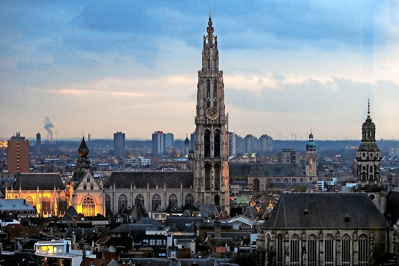 Op 1 september krijgt de Onze-Lieve-Vrouwekathedraal een nieuwe verlichting. © Dirk Waem