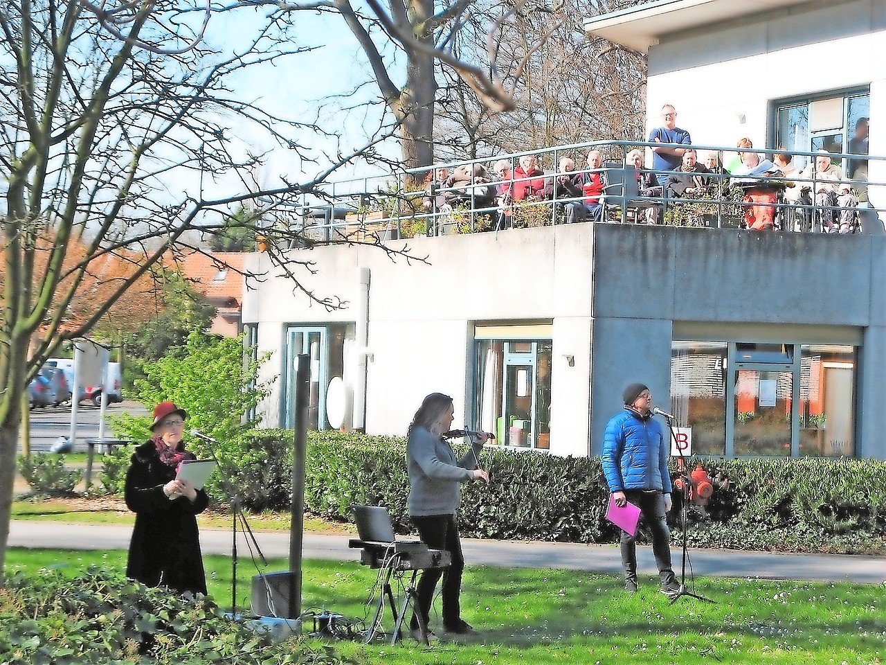 Het Walden Trio treedt op voor de bewoners van Hof De Beuken in Ekeren. © Hof De Beuken