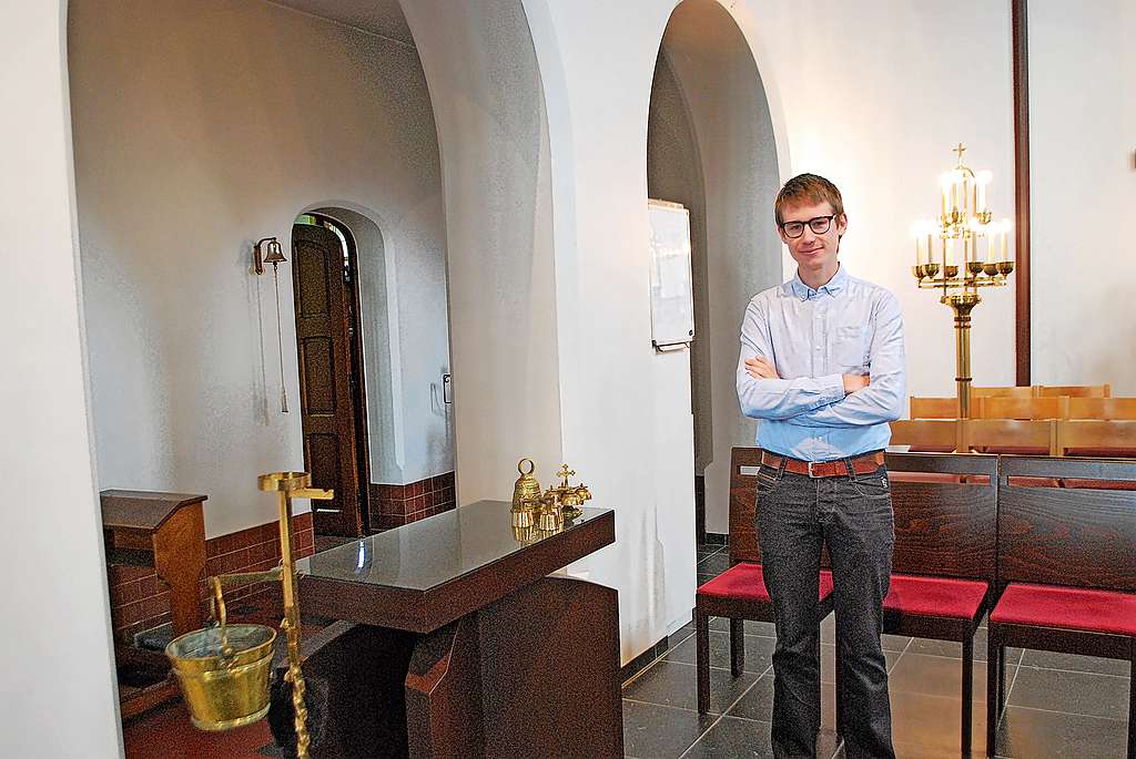 Jens Van Rompaey in de Heilig Kruiskerk in Lier waar hij begon als misdienaar. © Filip Ceulemans