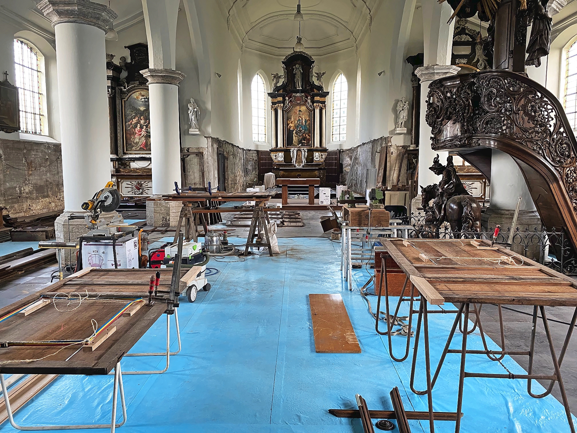 De Sint-Martinuskerk in Olen wordt intussen gemeenzaam het Sint-Martinusatelier genoemd. © Cis Marinus