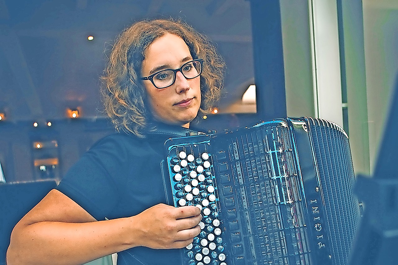 Nele Fiers: „Accordeon is het eerste instrument dat ik leerde spelen.” © Marijke Debusschere