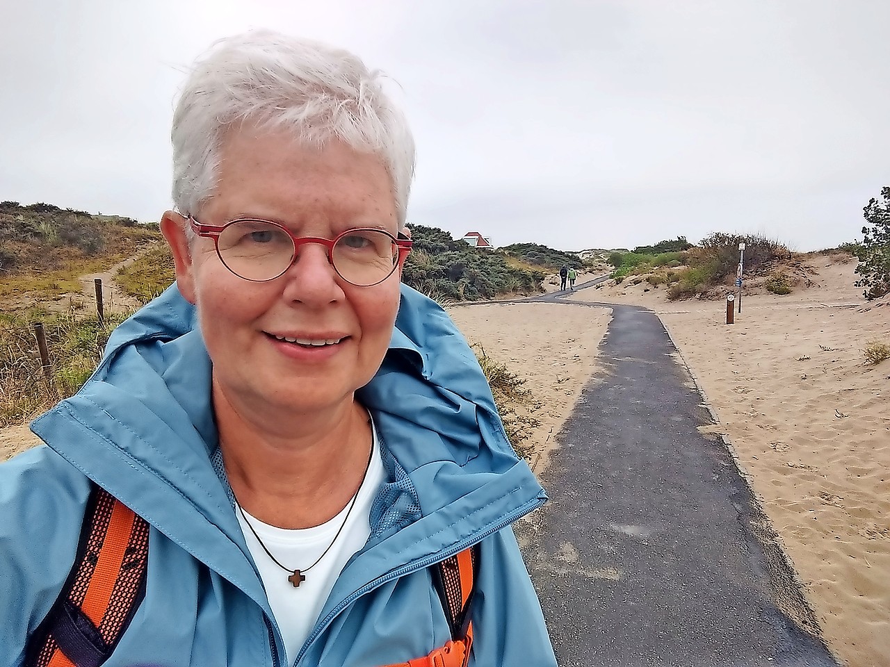 Zuster Mieke Kerkchof wandelde deze zomer van Blankenberge naar De Panne. © Mieke Kerckhof