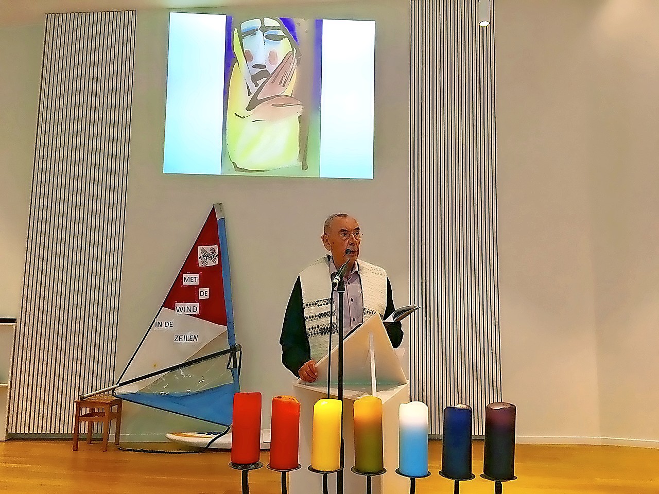 Frans de Maeseneer tijdens een van de Effatavieringen in de Clemenspoort in Gent. © Walter Van Wouwe