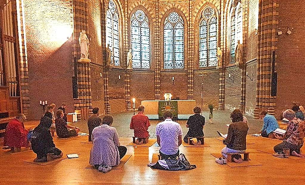 In de kerk van het klooster kwamen de zusters elke ochtend samen om te bidden. © Lut Vercruysse