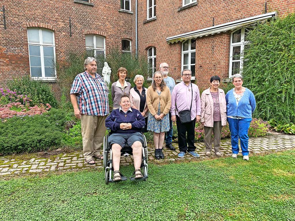 Negen nieuwe leden werden op 17 september laatst opgenomen in de broederschap Portiuncula, de orde van de franciscaanse seculieren. © Koen De Witte