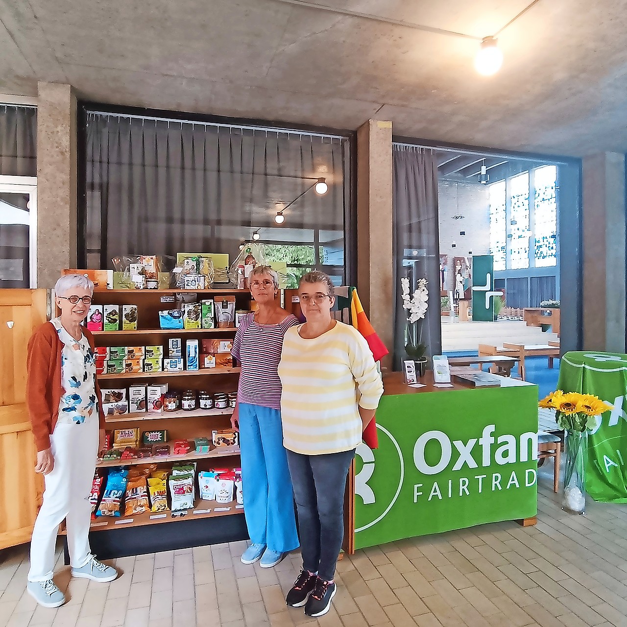 De Oxfam Wereldwinkel van het nieuwe Trudo-centrum is gelegen naast de Maria Assumptakerk. © Liselotte Anckaert