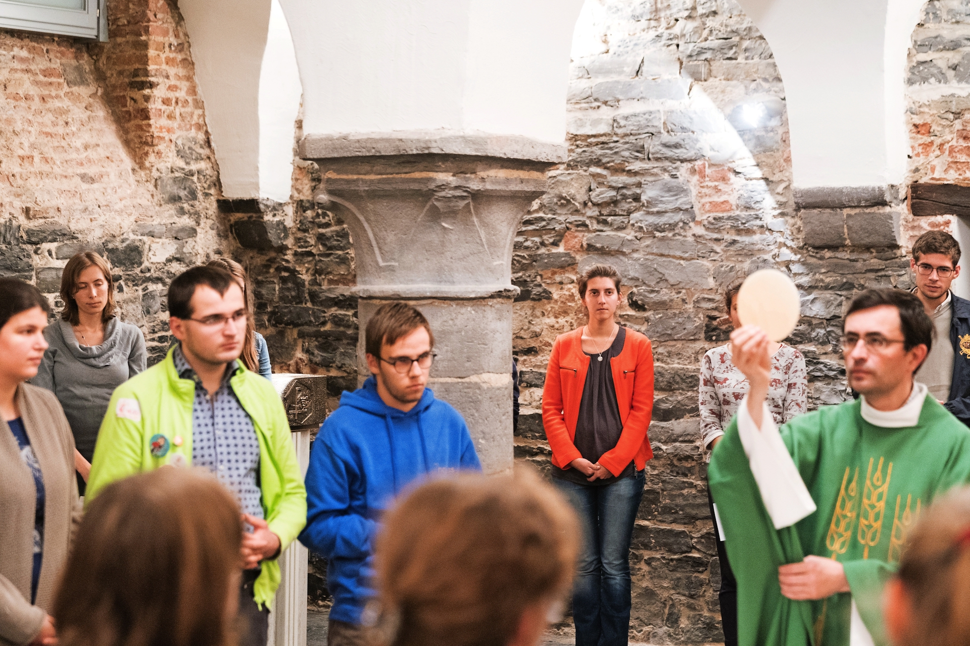 Wekelijks zakken zowat dertig studenten af naar de viering op donderdagavond. © IJD Gent