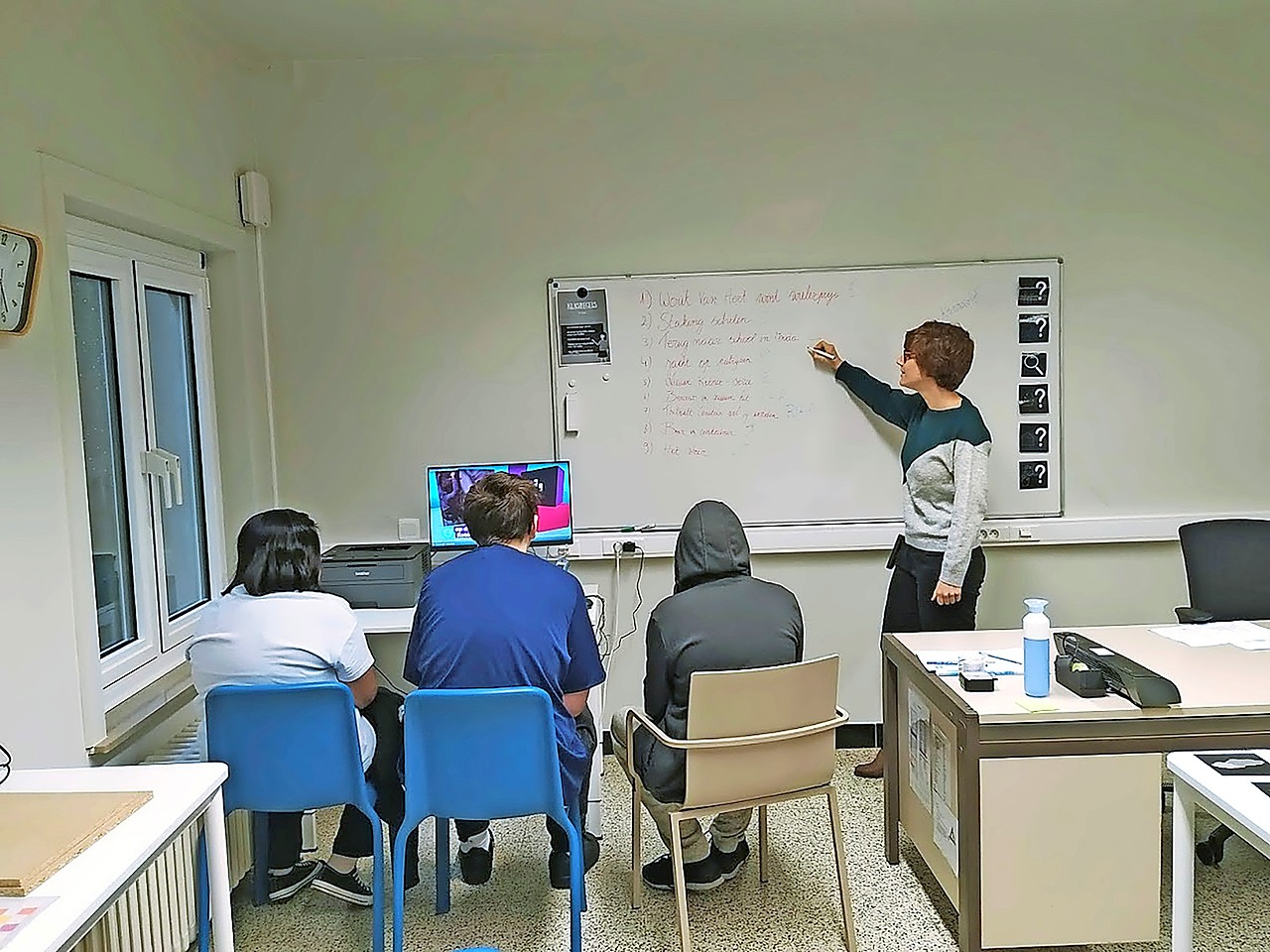 Patiënten worden voorbereid op hun terugkeer naar het reguliere onderwijs. © Annelies Amez