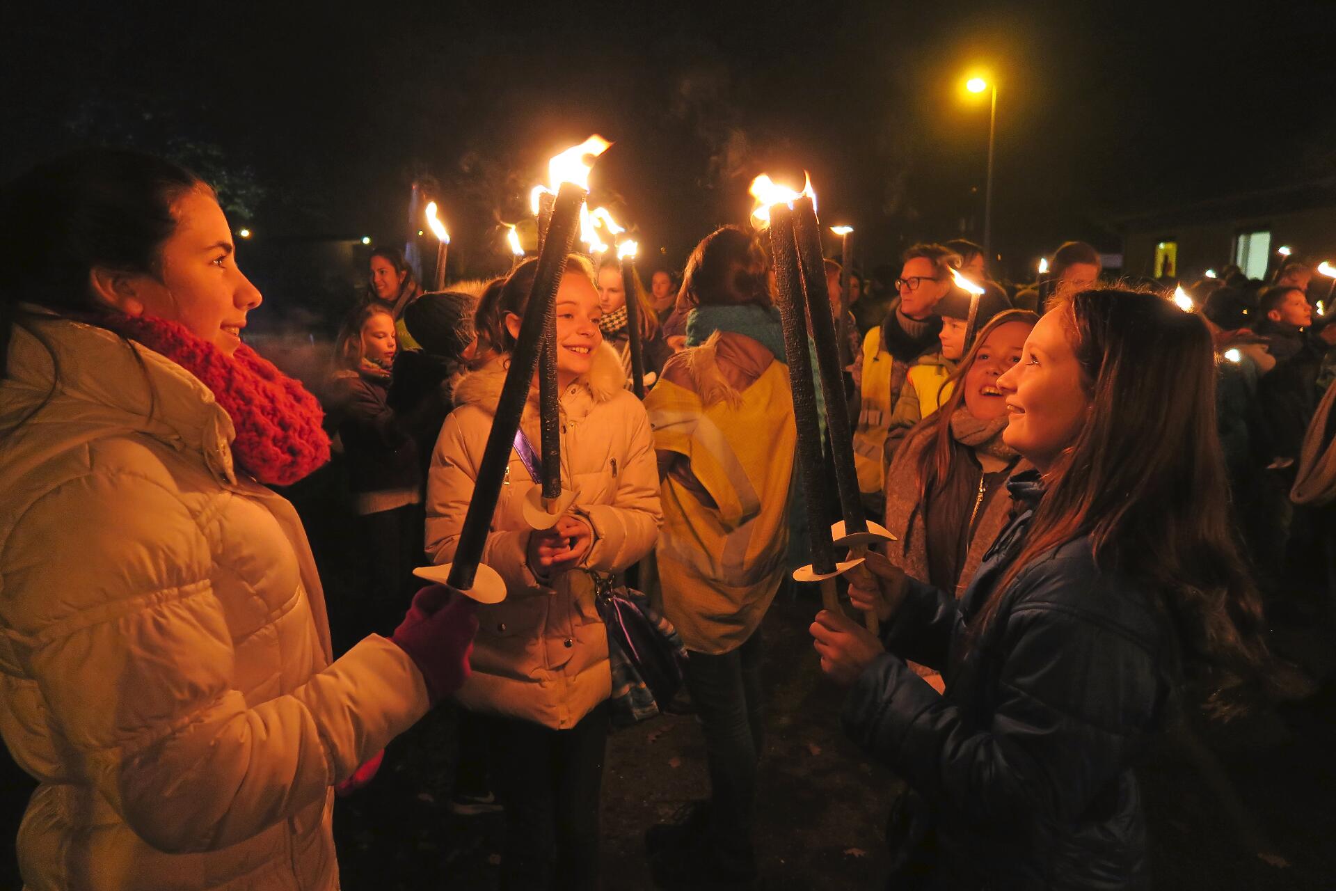 In Wauberg brachten Limburgse jongeren een sterk teken van hoop. © Sien Wevers