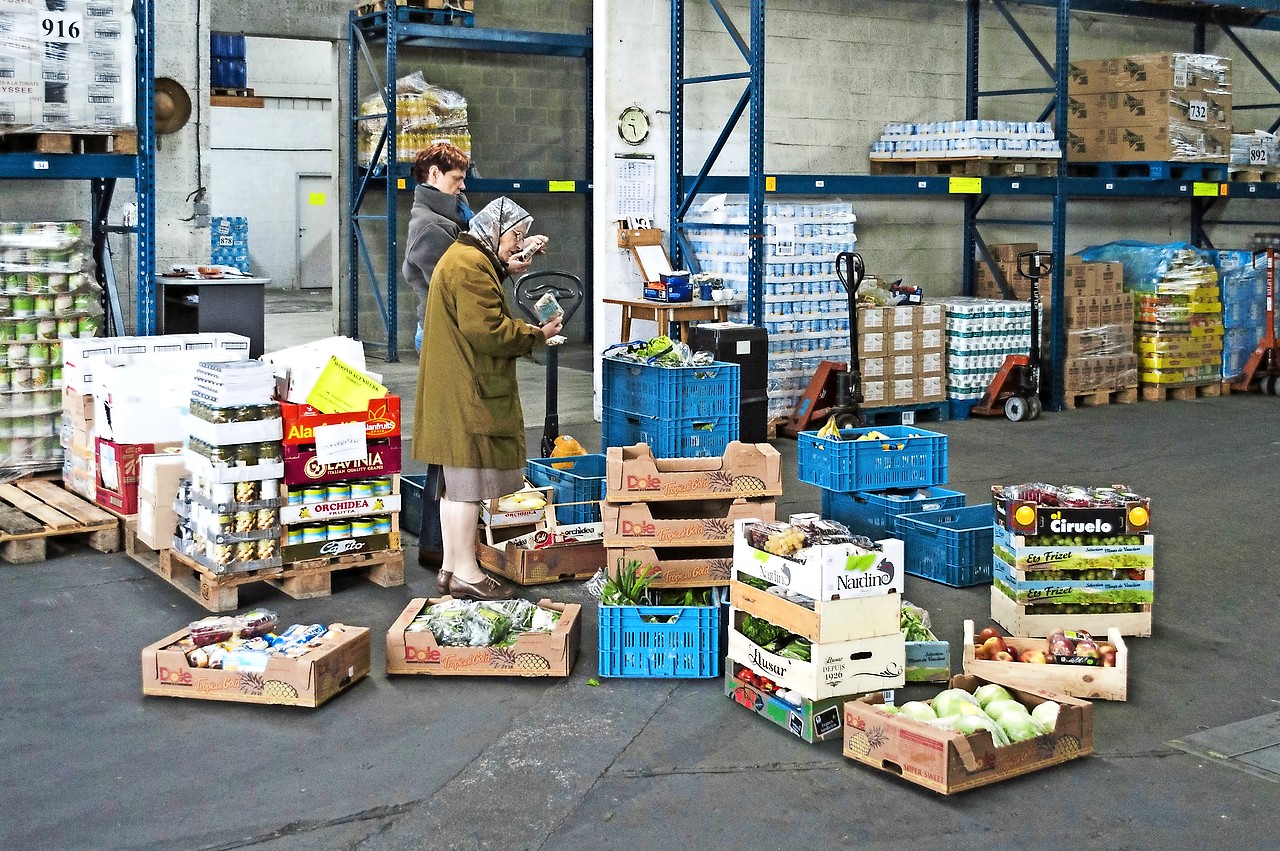 Vrijwilligers verdeelden vorig jaar 1.237 ton voedsel. Daarmee hielpen ze 11.254 Limburgers. © Voedselbank Limburg