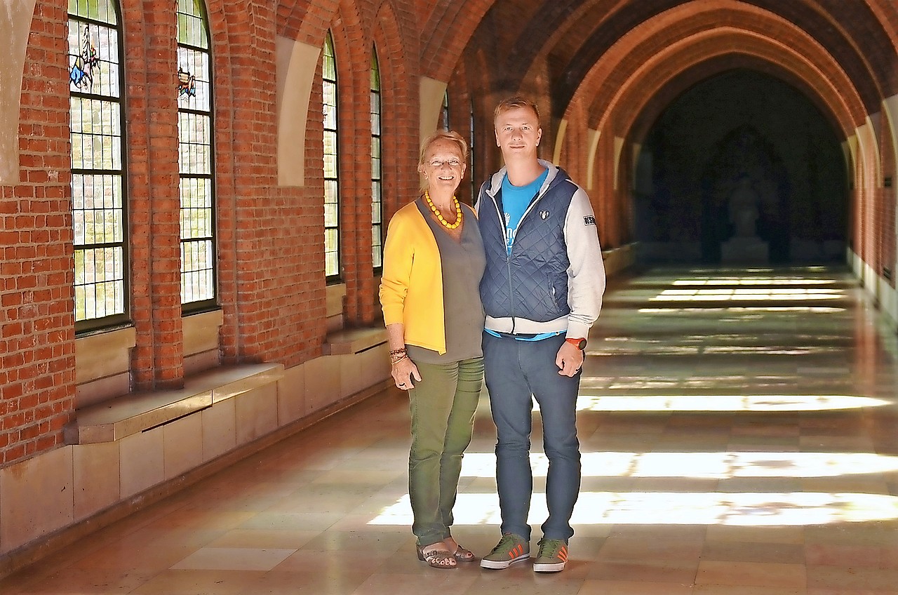 Jan Cosemans en zijn moeder Christiane Beckers in de nieuwe Fazenda in Achel. © Tony Dupont