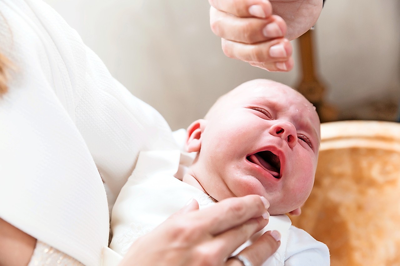 Vorig jaar werden in Zutendaal zo’n veertig kinderen gedoopt. Ouders willen zo het geloof doorgeven. © Shutterstock