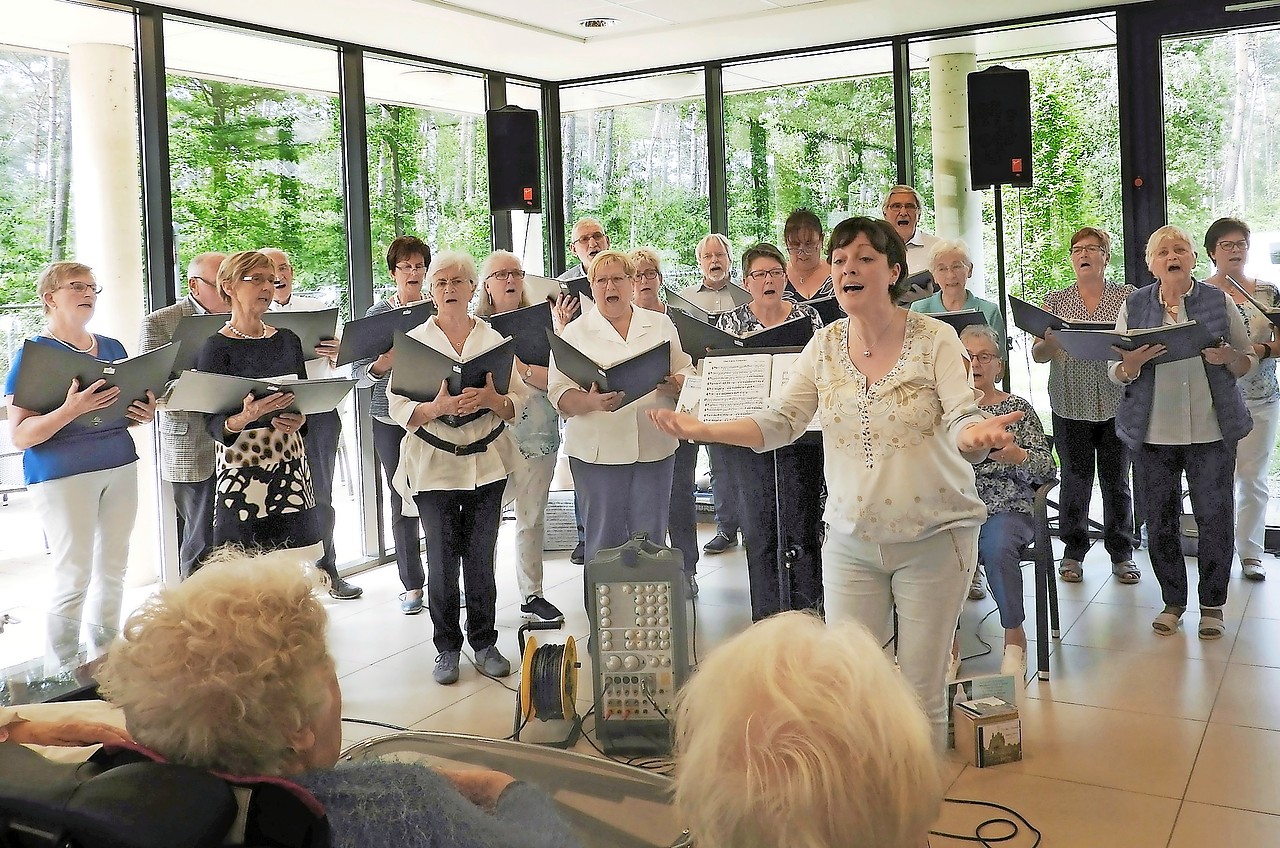 Het Sint-Ceciliakoor toont zijn waarde ook in woon-zorgcentra. © Ronny Dresen