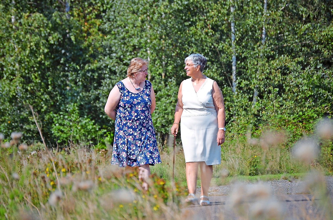 Ann Testelmans (links) en Mieke Minten (rechts) vinden inspiratie in de natuur. © Tony Dupont