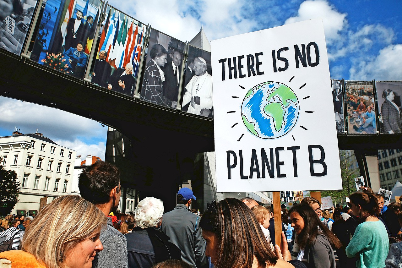 Tienduizenden jongeren kwamen op straat, bekommerd om de toekomst van de planeet. © Shutterstock