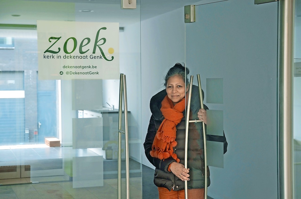 Astrid Brandt gooit binnenkort de deuren van Zoekpunt in winkelcentrum Shopping 2 in Genk open. © Tony Dupont