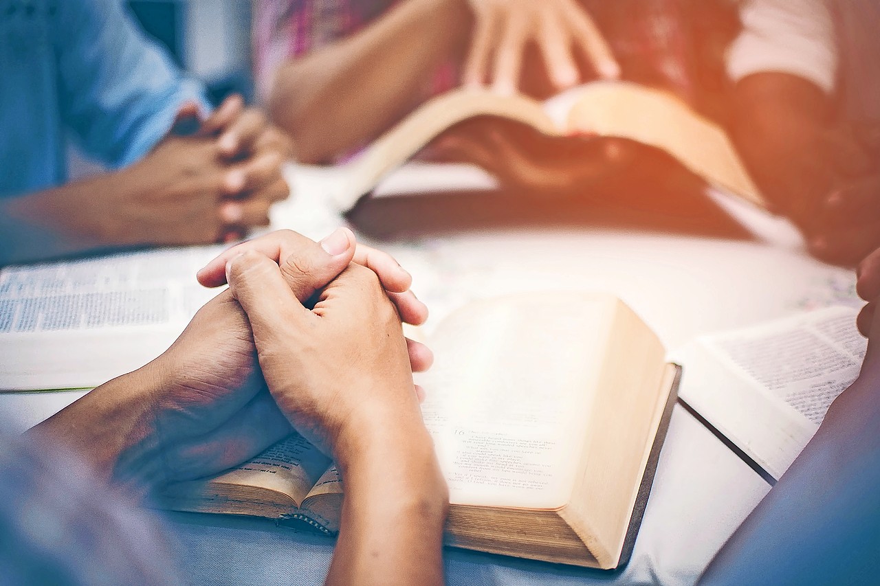 Groepen kunnen samenkomen en in gesprek gaan over een bepaalde psalm. © Shutterstock