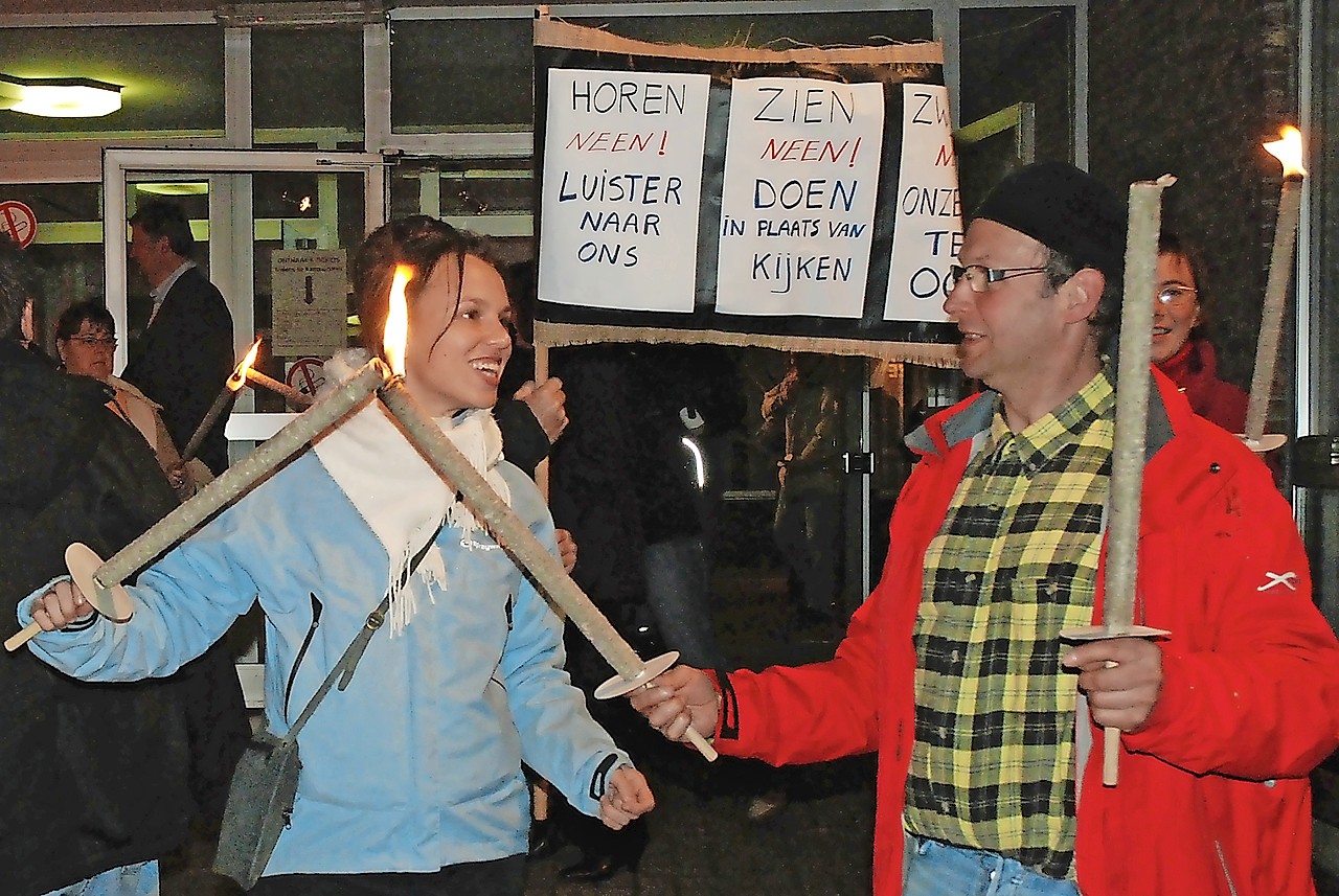 Geen fakkeltocht dit jaar, maar de armoedeverenigingen willen op 17 oktober toch worden beluisterd. © Bisdom Hasselt