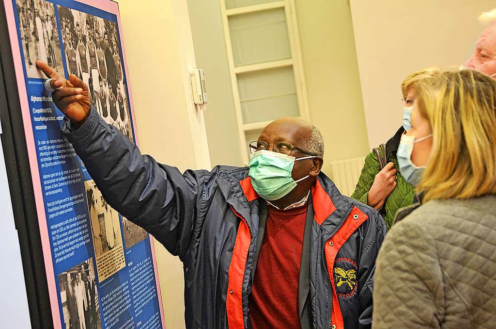 De tentoonstelling brengt ook het verhaal van gewezen voetballer Alphonse Mavoka. © Tony Dupont