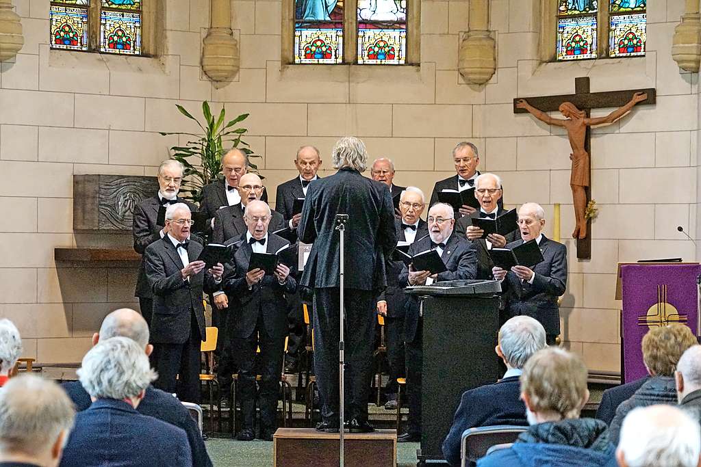 Schola Cantorum Achel treedt nog geregeld op in kerken en kapellen. © Frans De Koning