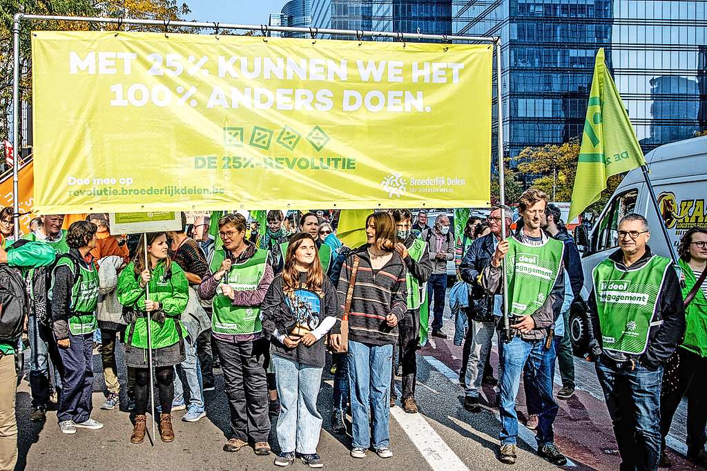 Broederlijk Delen toont zich strijdbaar en roept de volgende maanden op tot de 25%-revolutie. © Thomas De Boever