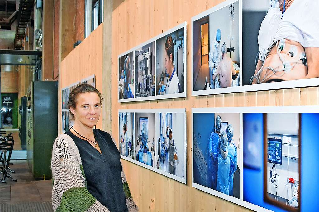 De Lummense fotograaf Mine Dalemans voor één keer voor de lens. © Tony Dupont